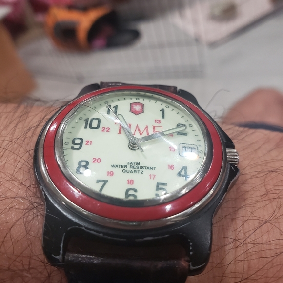 Time Magazine mens quartz watch - Picture 10 of 10